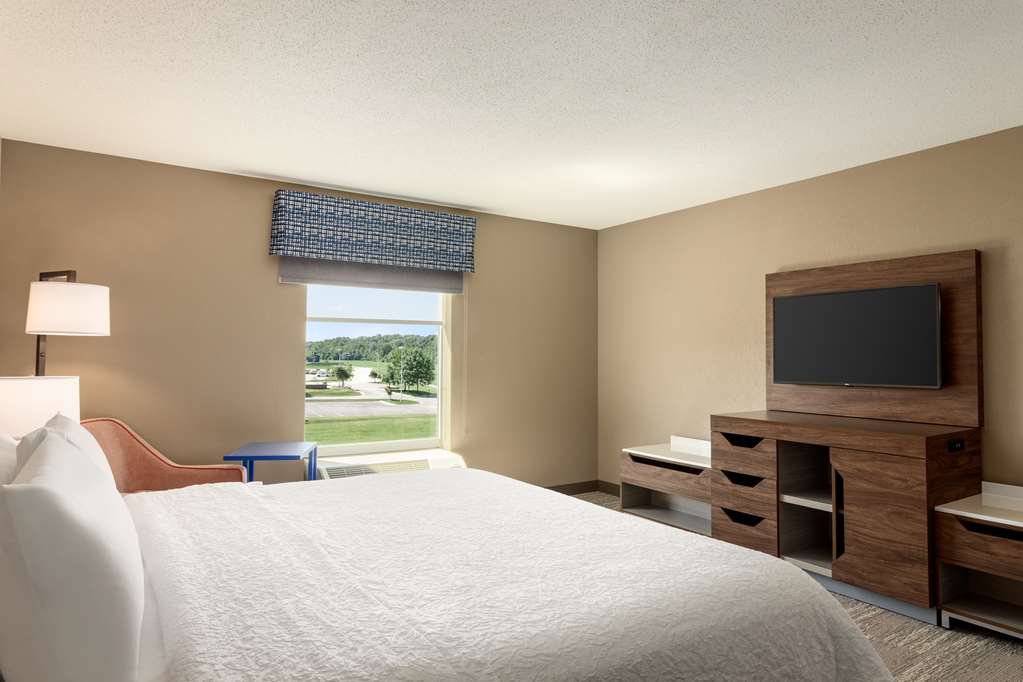 Hampton Inn St. Louis-Columbia Image