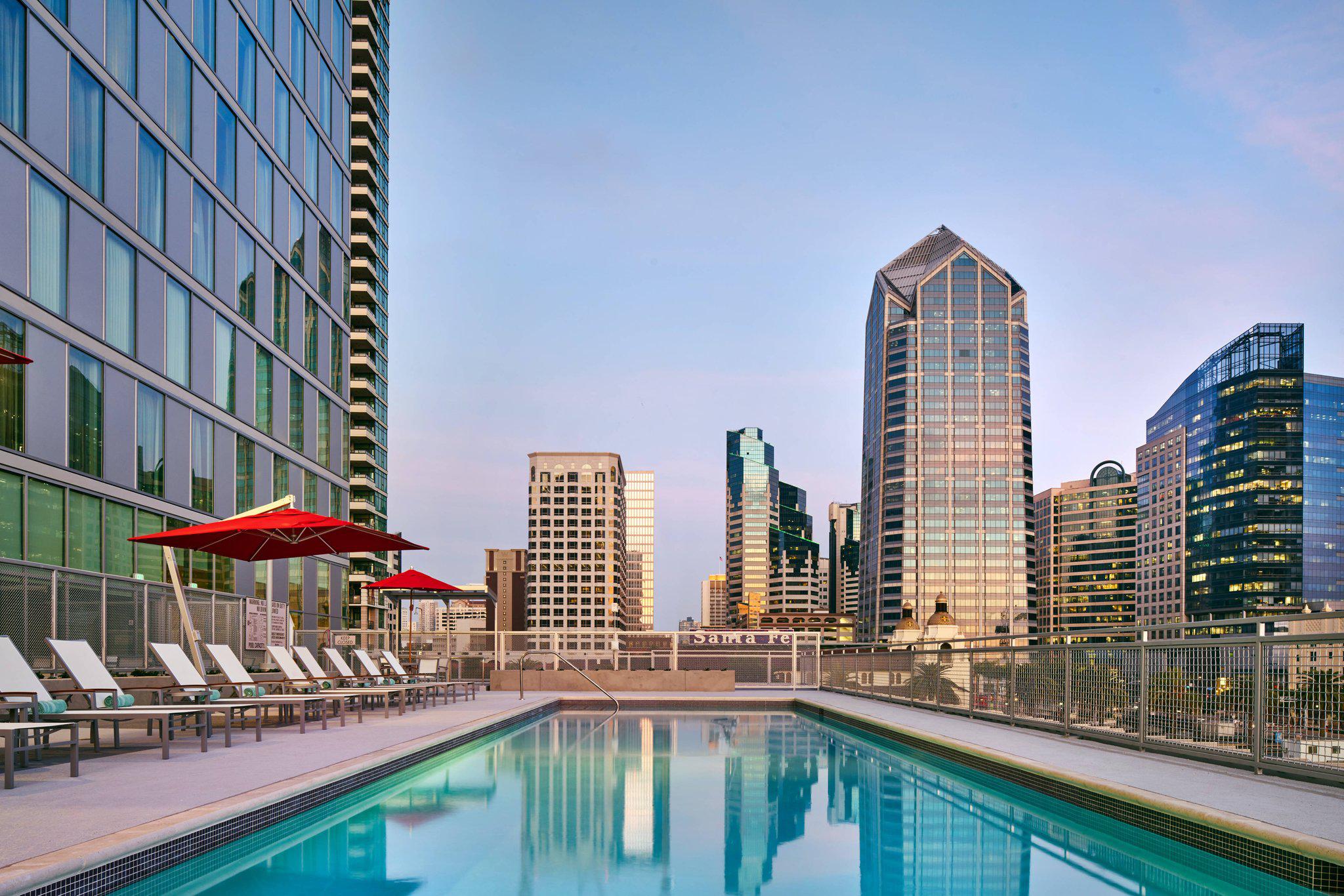 Residence Inn by Marriott San Diego Downtown/Bayfront Photo