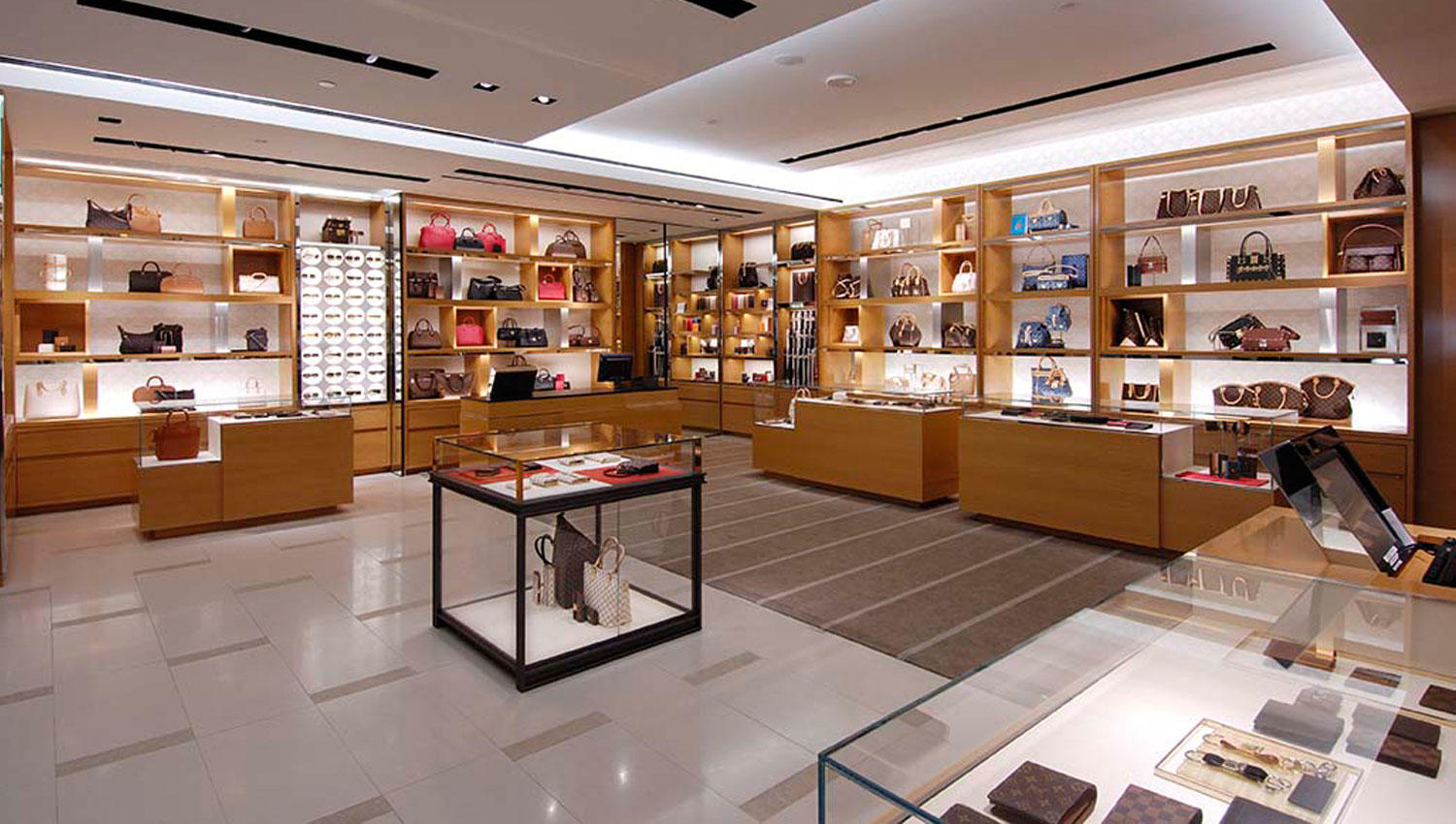 Retail  Louis Vuitton, Bloomingdales, NY