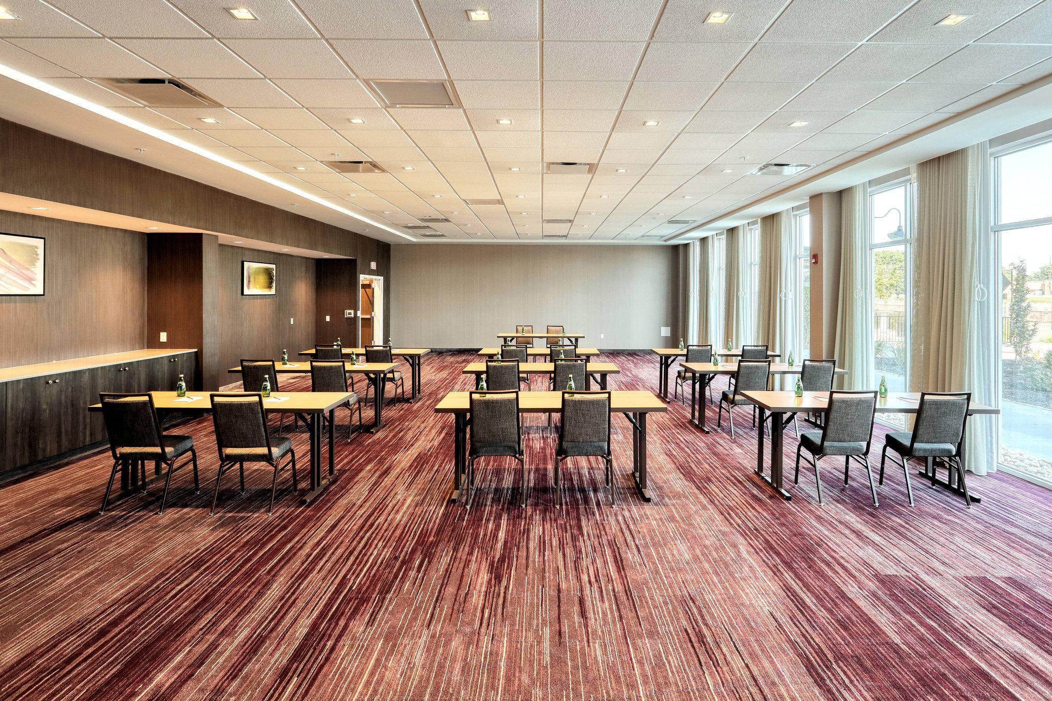 Courtyard by Marriott North Brunswick Photo