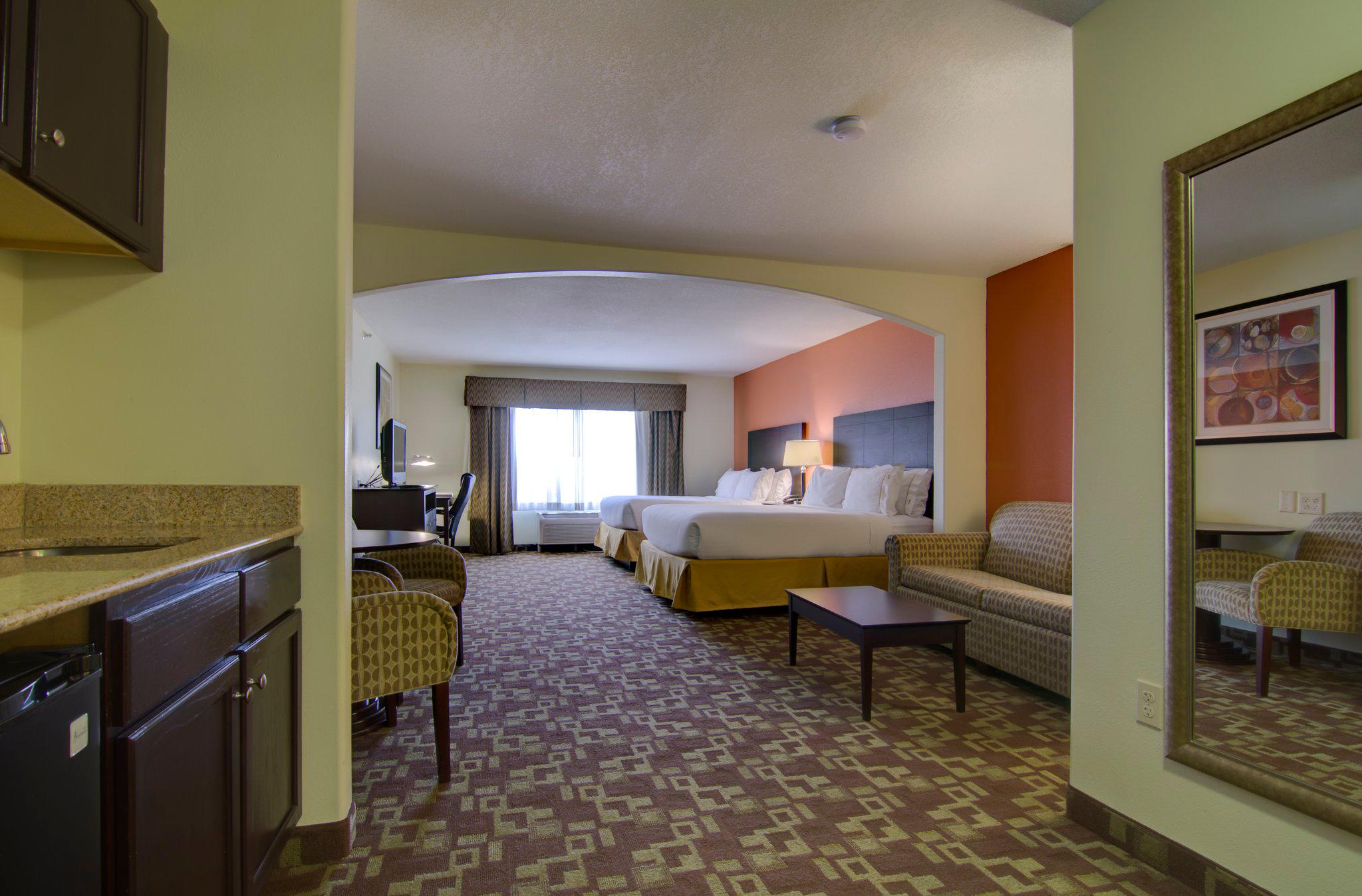 Holiday Inn Express & Suites Kansas City Sport Complex Area Photo