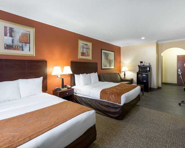 Images Comfort Suites