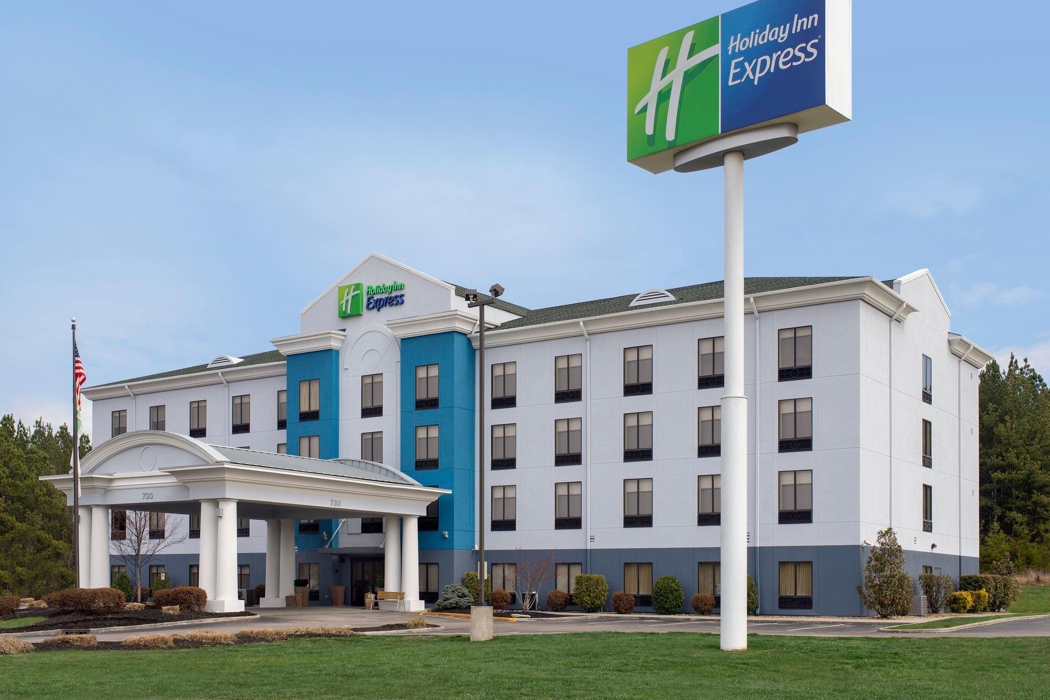 Holiday Inn Express Knoxville-Strawberry Plains Photo