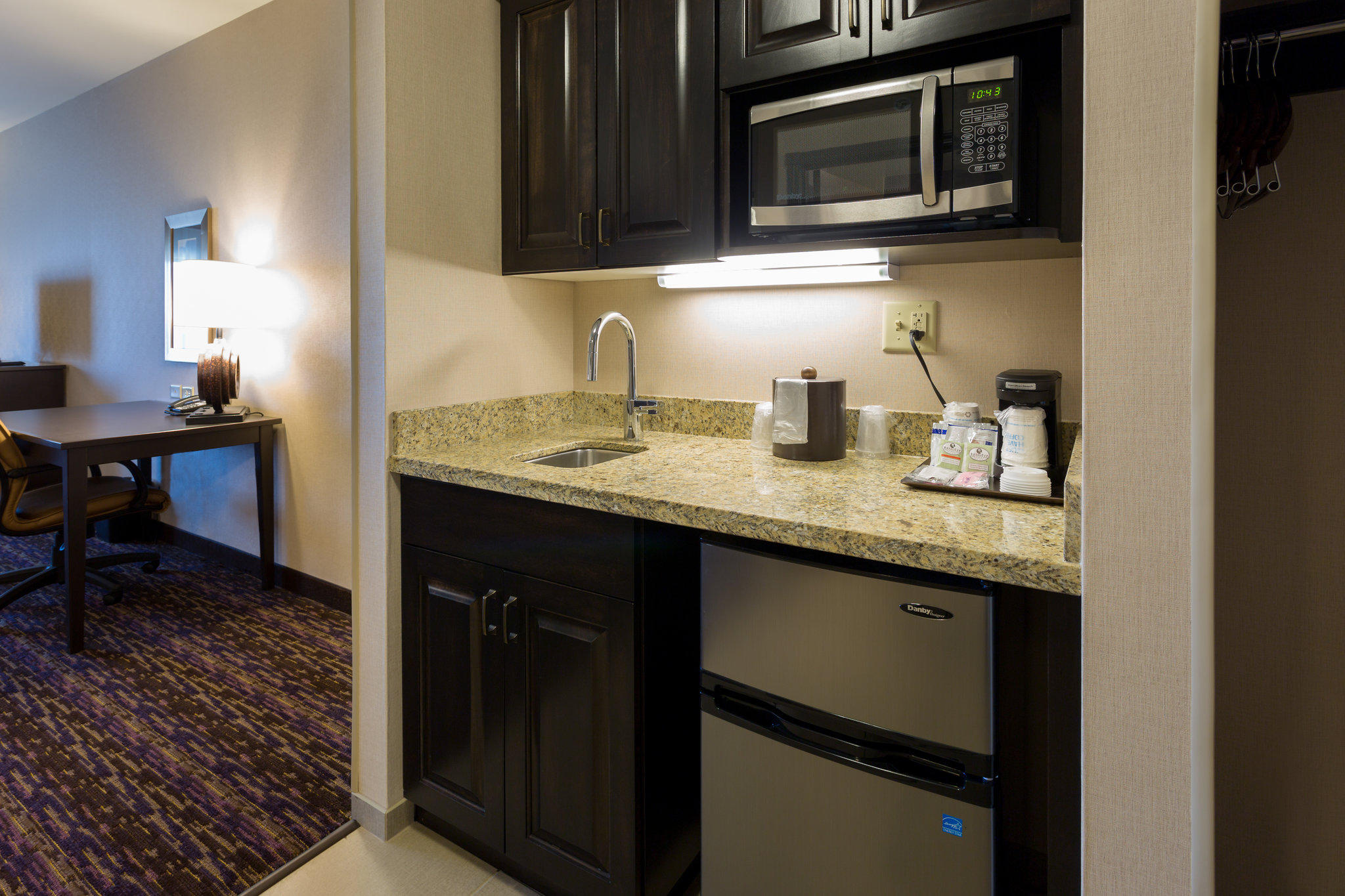 Holiday Inn Express & Suites Billings West Photo