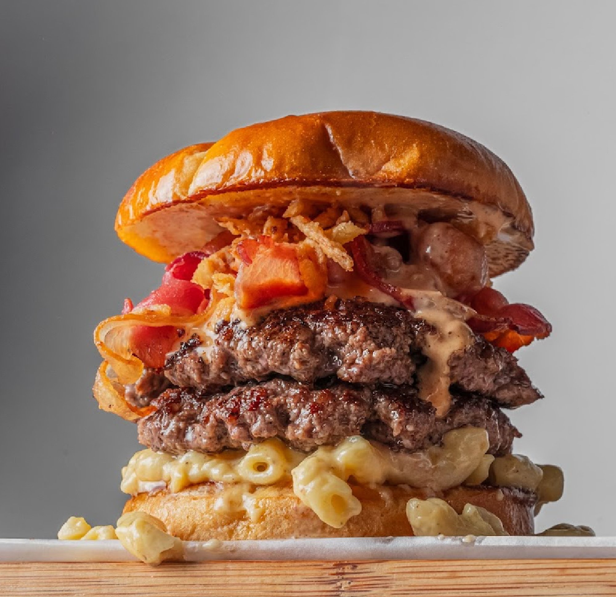 Bacon Mac & Beef Burger