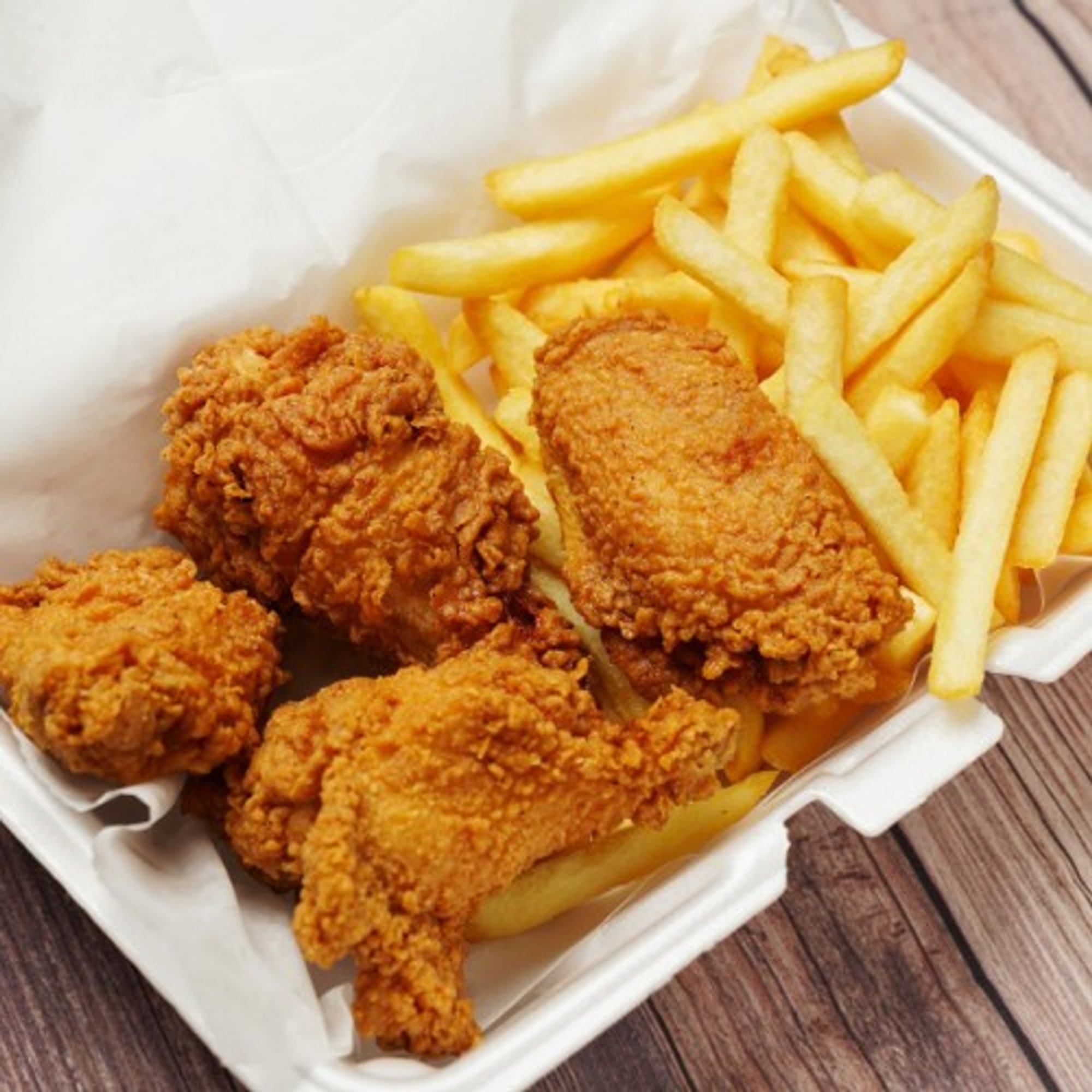 Chicken Wings (4) Basket & French Fries