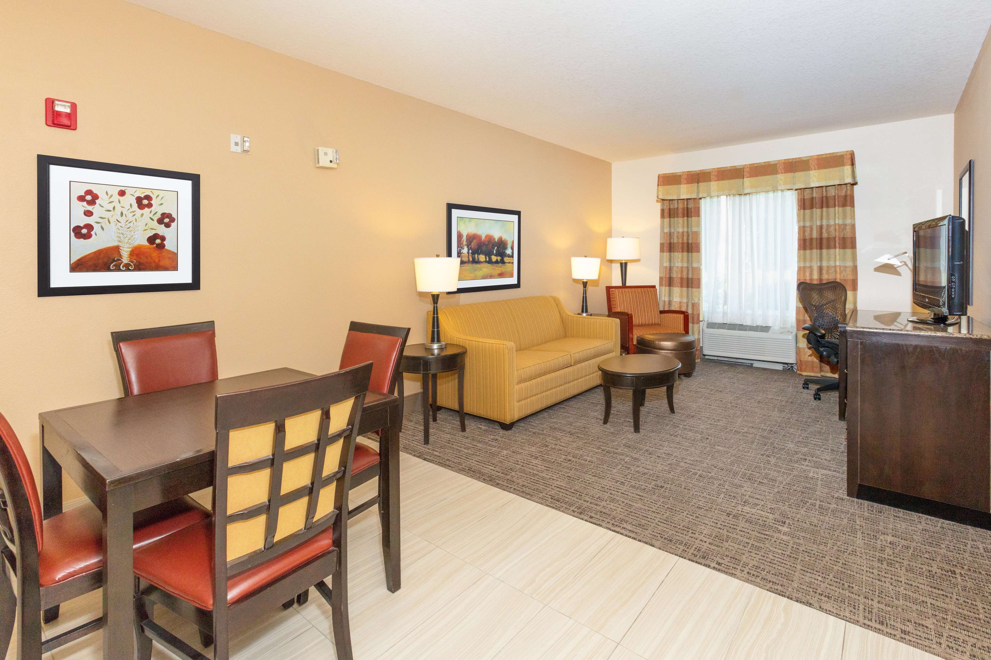 Hilton Garden Inn Jacksonville Airport Photo