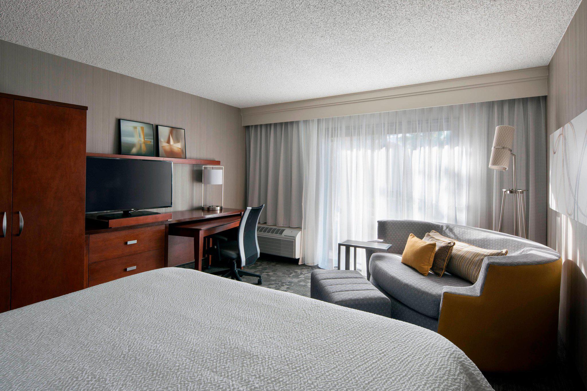 Courtyard by Marriott Los Angeles Torrance/South Bay Photo