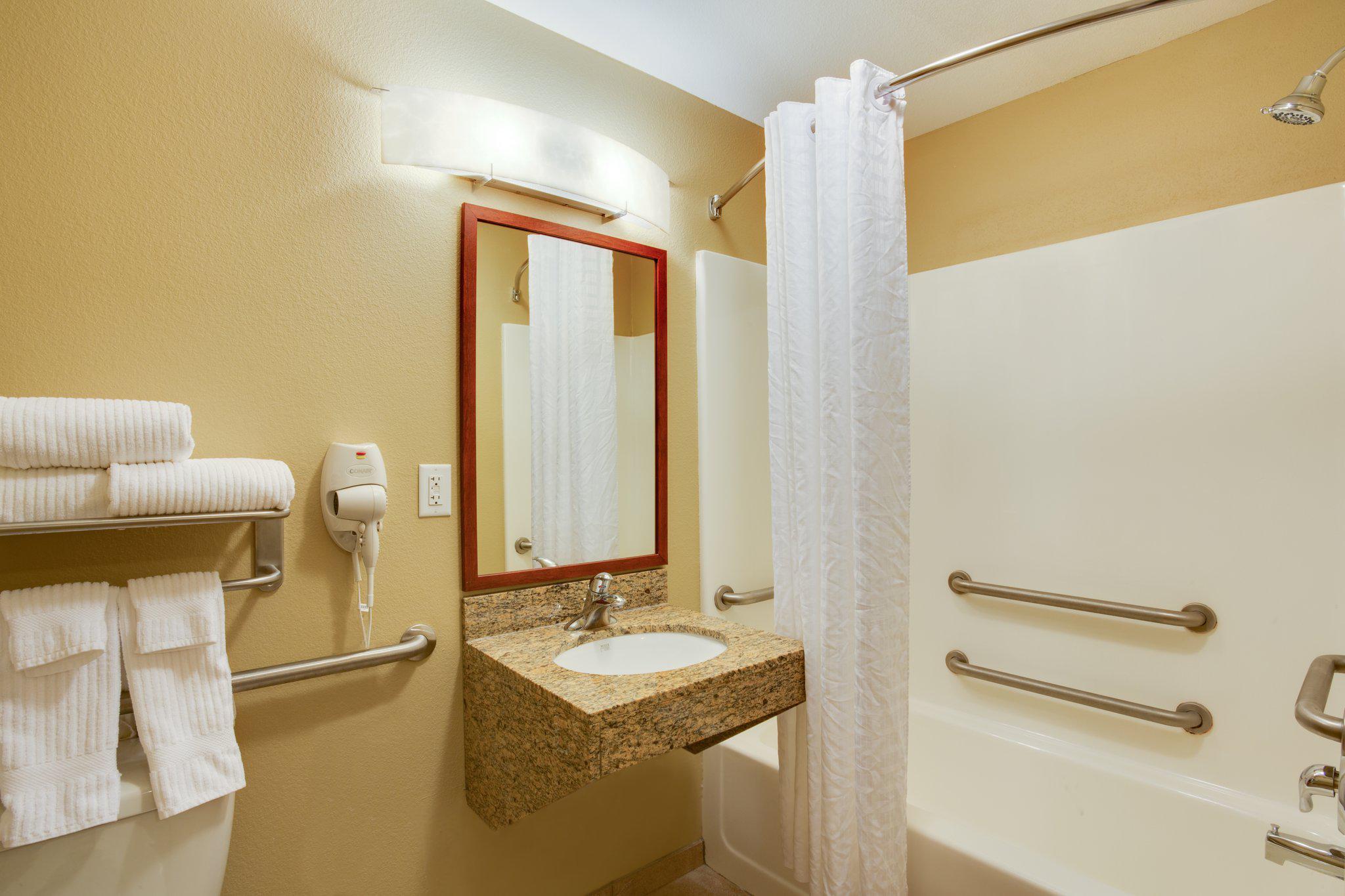 Candlewood Suites Tallahassee Photo