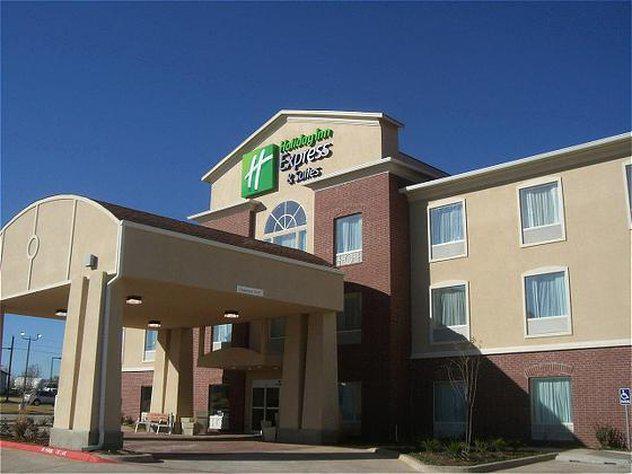 Holiday Inn Express & Suites Alvarado Photo