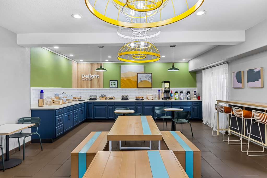 Spark by Hilton Glendale Phoenix North Image