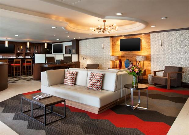 Images Four Points by Sheraton Hotel & Suites San Francisco Airport