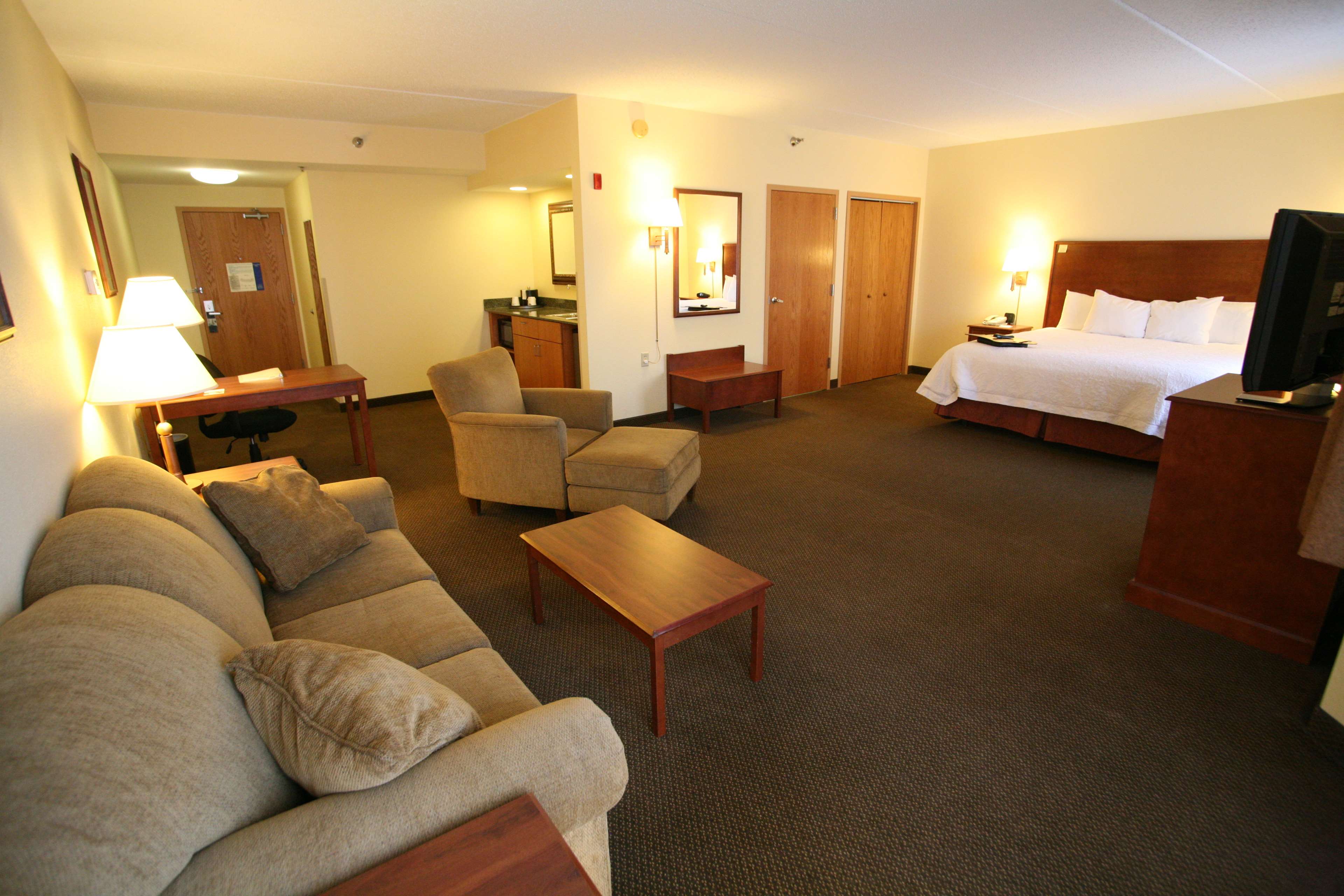 Hampton Inn & Suites Bemidji Photo