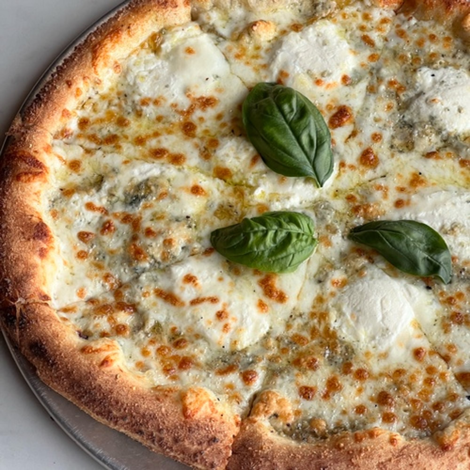 Four Cheese Pizza (Medium)