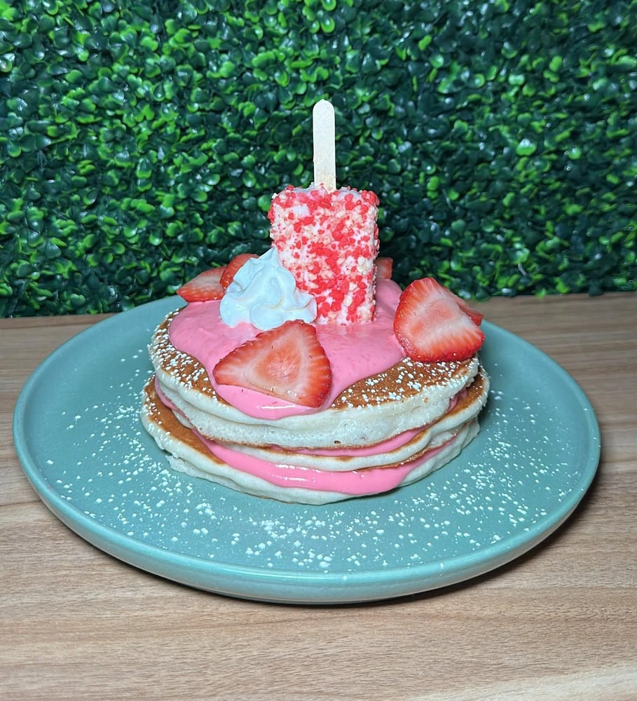LALI'S Fav. Shortcake Pancakes