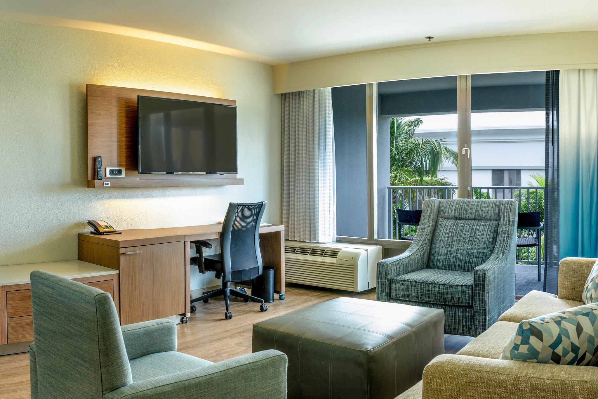 Courtyard by Marriott Naples Photo