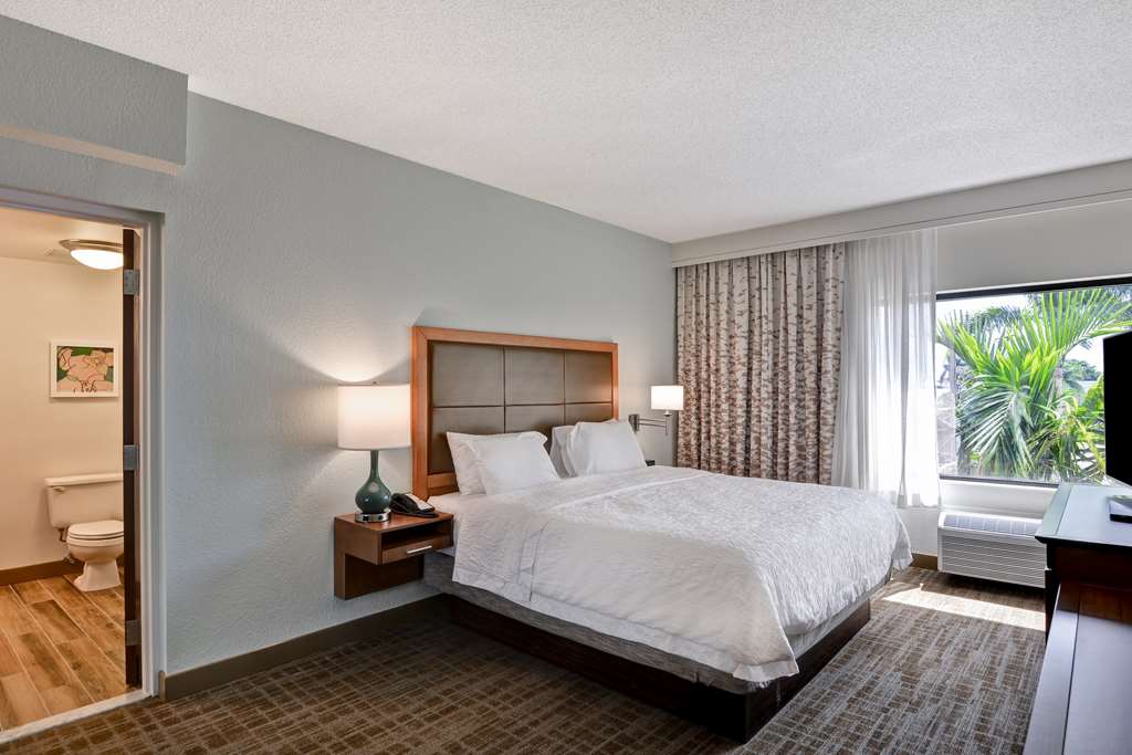 Hampton Inn Palm Beach Gardens Image