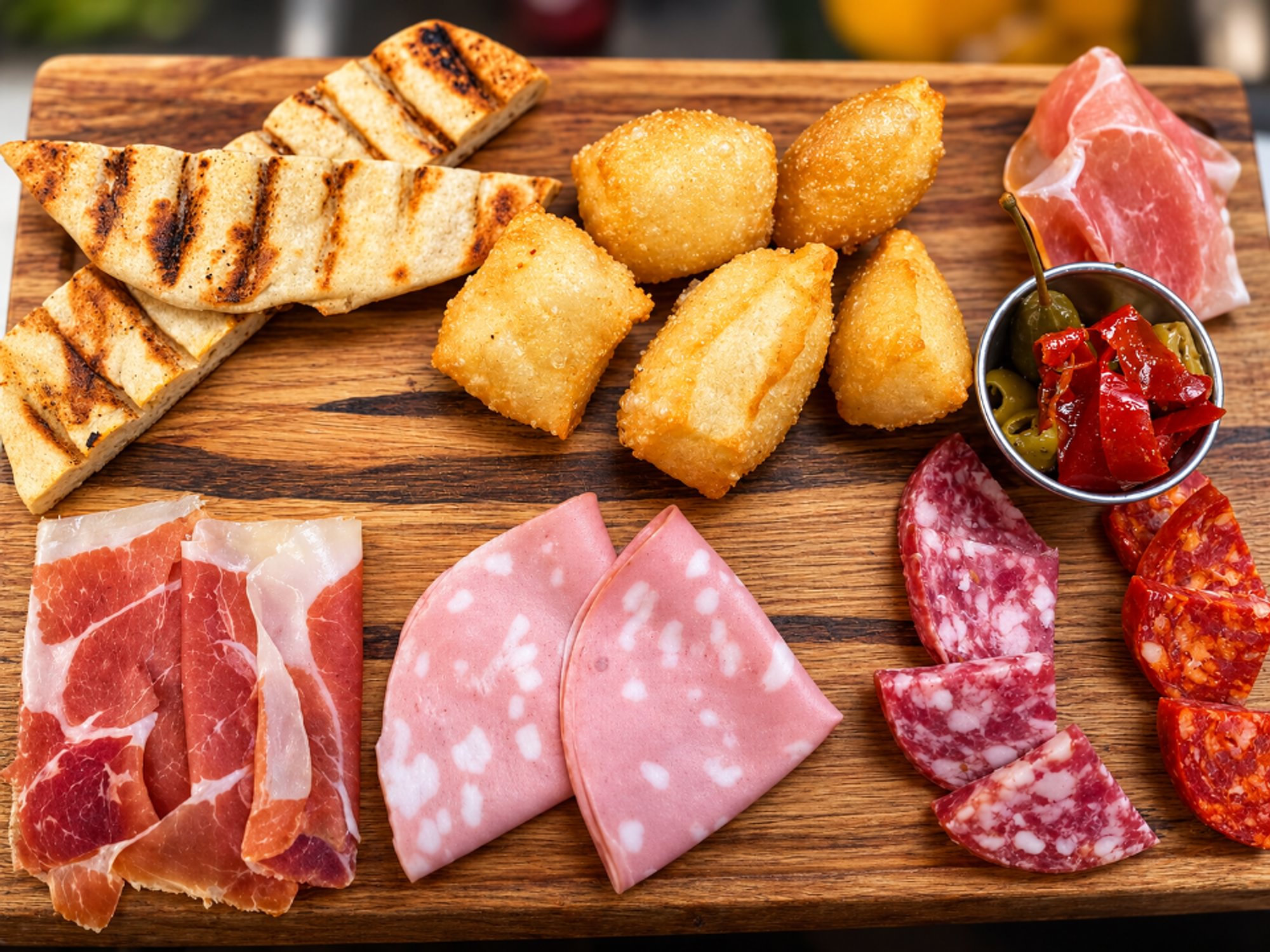 Gnocco Fritto & Tigelle con Salumi