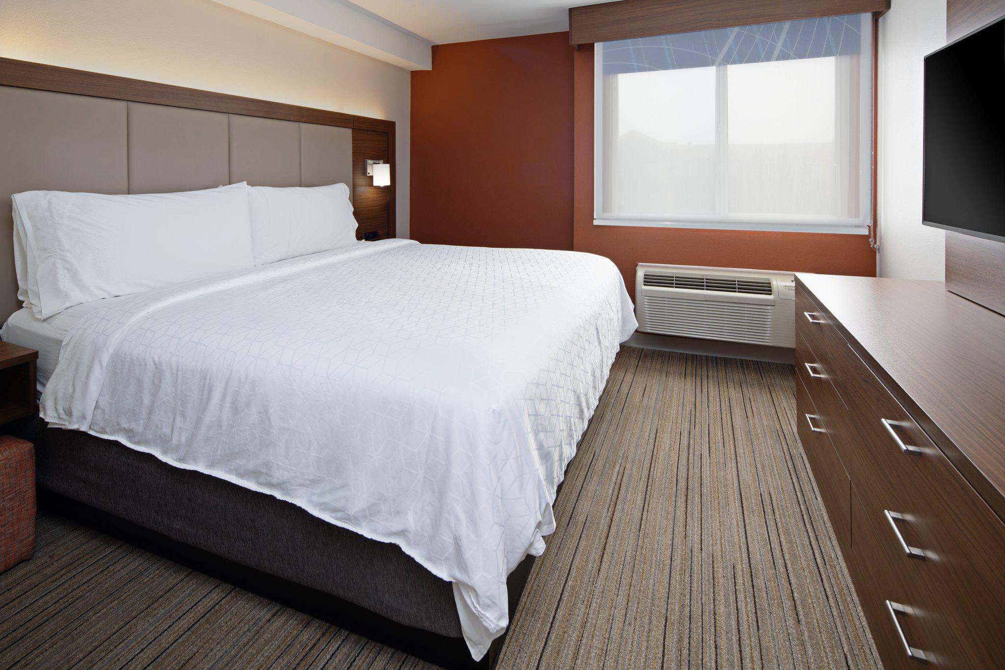 Holiday Inn Express & Suites Seattle-Sea-Tac Airport Photo