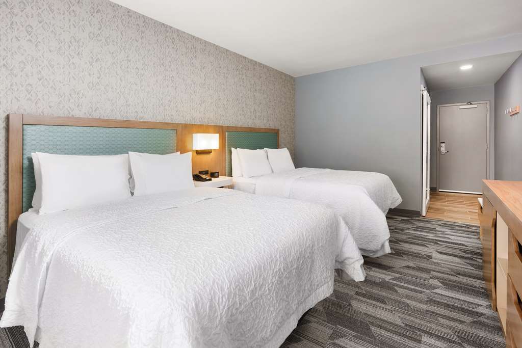 Hampton Inn Bellingham Airport Image