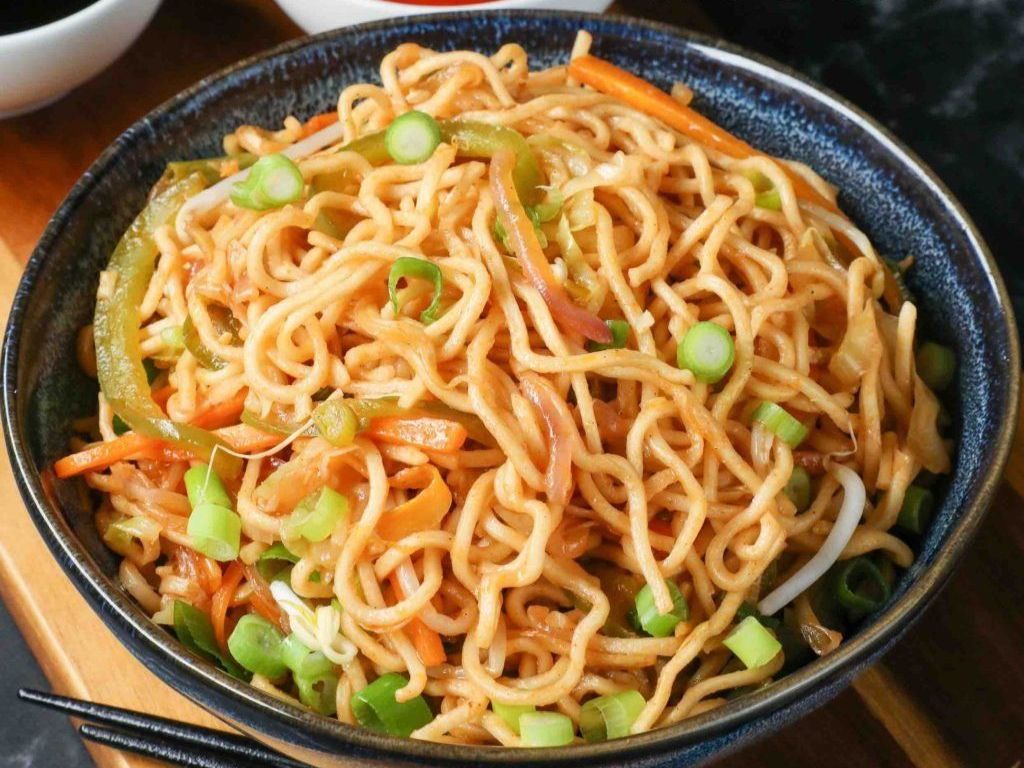 Veg Hakka Noodles