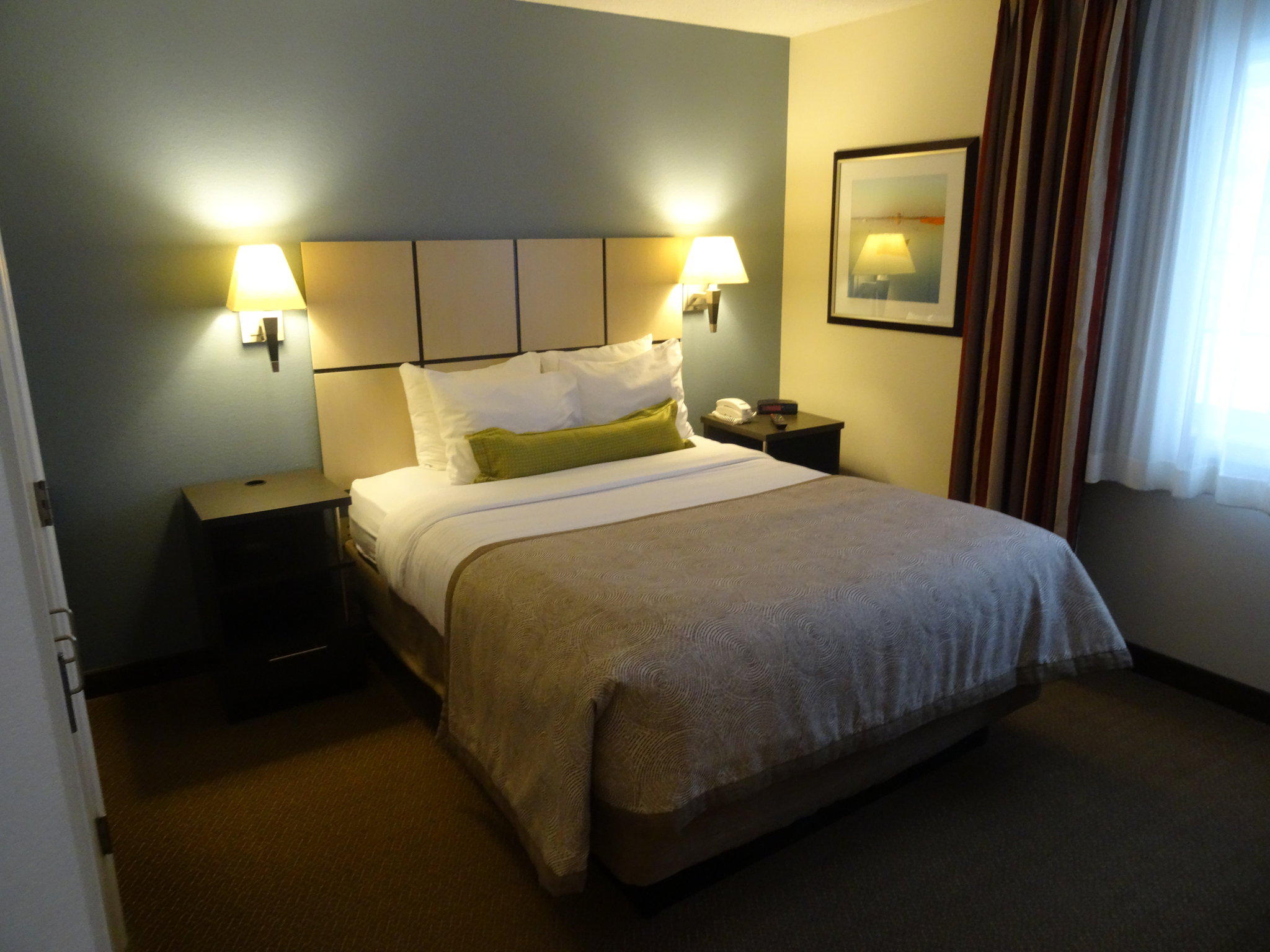 Candlewood Suites Cleveland-N. Olmsted Photo