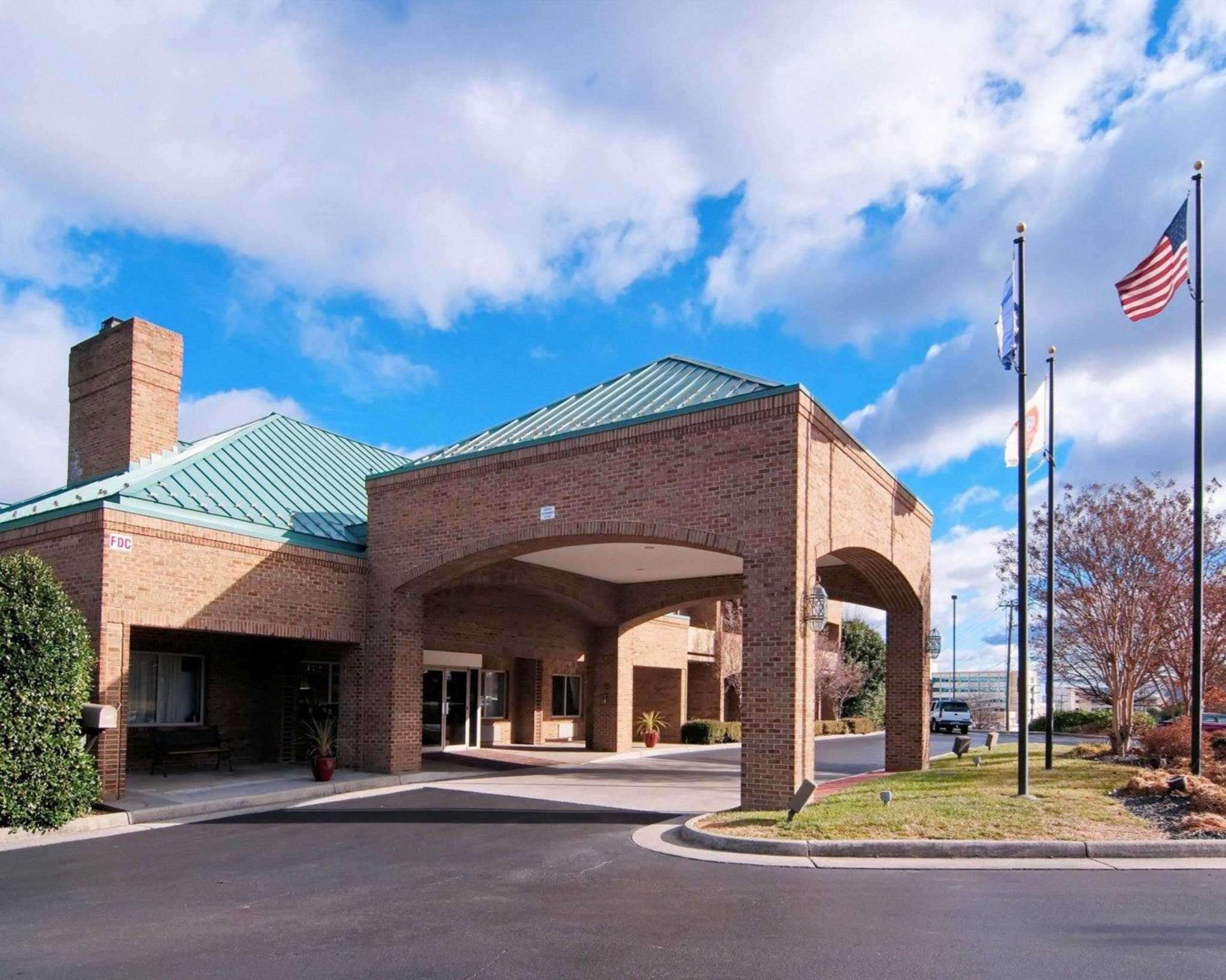 Comfort Suites Inn At Ridgewood Farm Photo