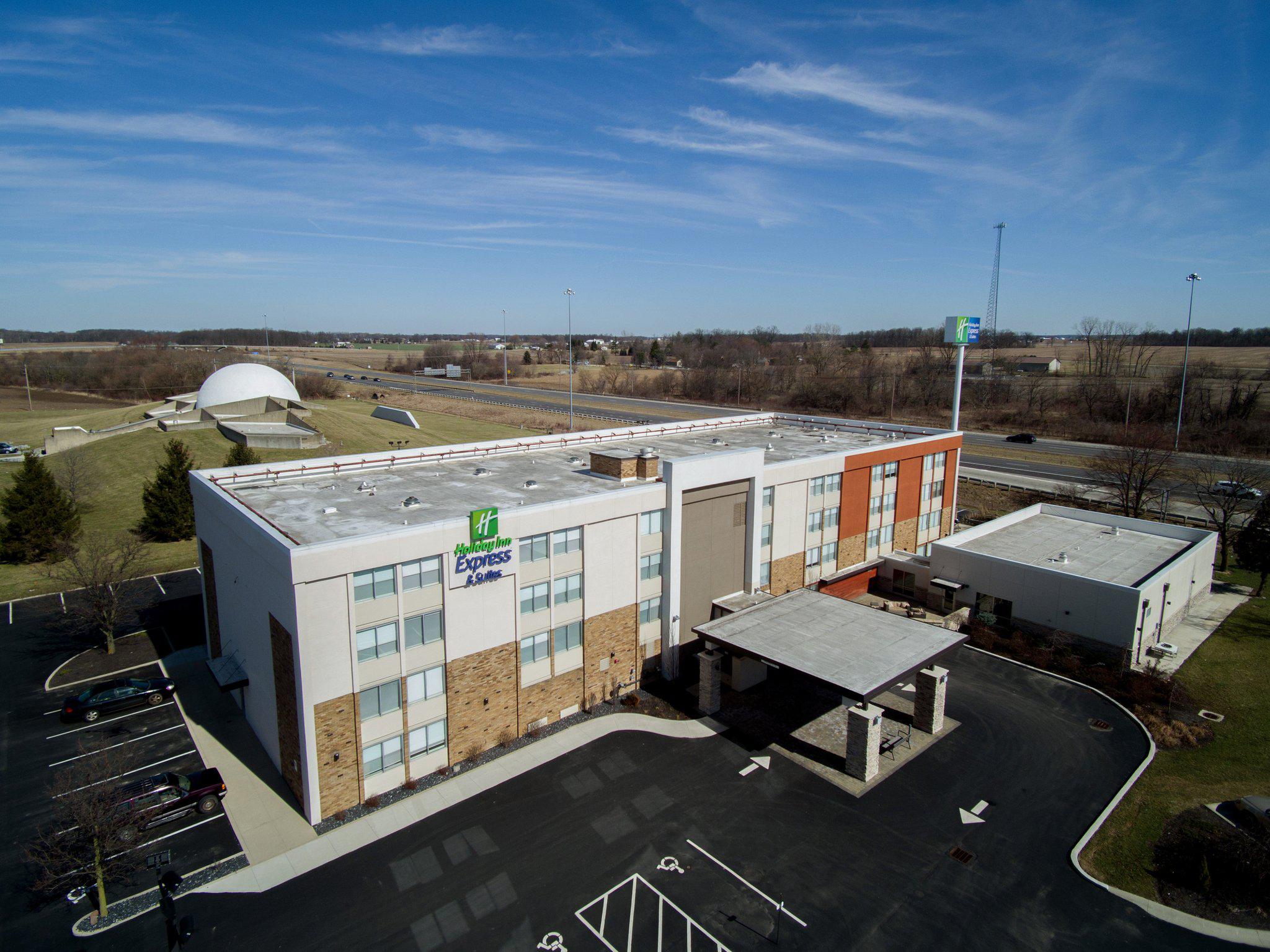 Holiday Inn Express & Suites Wapakoneta Photo