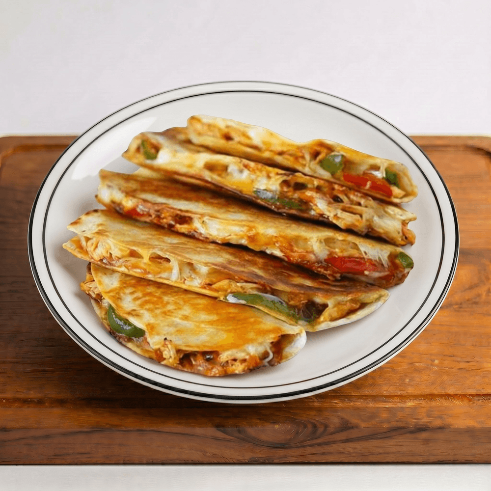 Quesadilla de Carne o Pollo Deshebrado