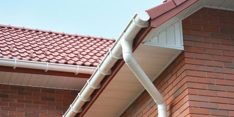 5 Reasons Gutters Should Be Cleaned