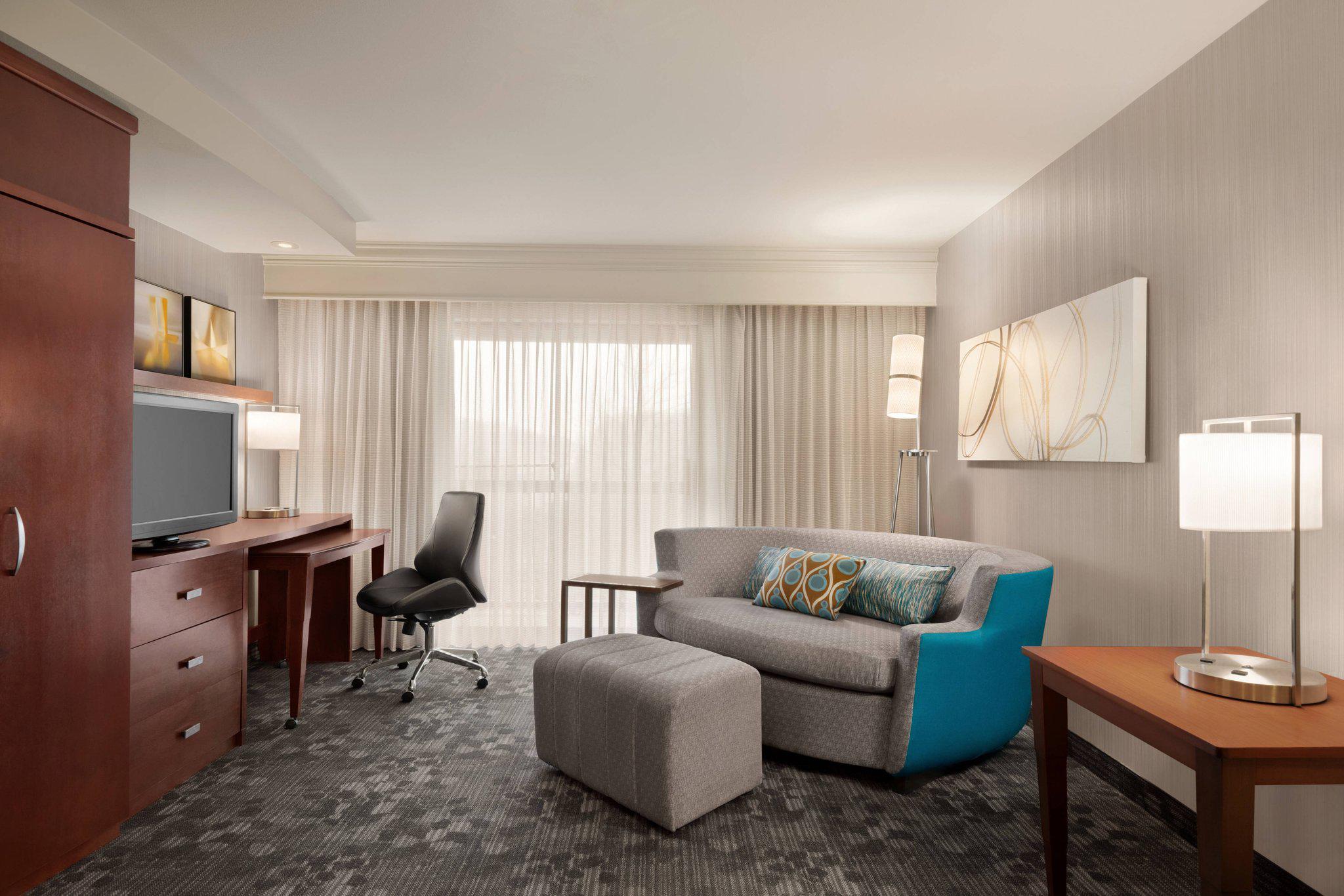 Courtyard by Marriott Potomac Mills Woodbridge Photo