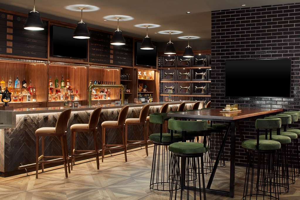 Cumberland House Knoxville, Tapestry Collection by Hilton Image