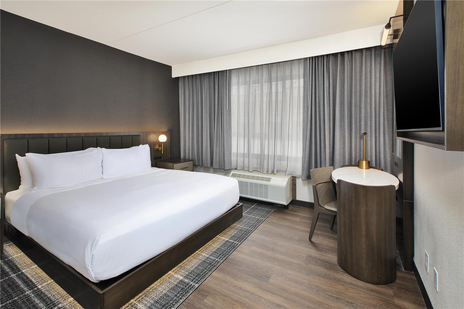 DoubleTree by Hilton Detroit Novi Image