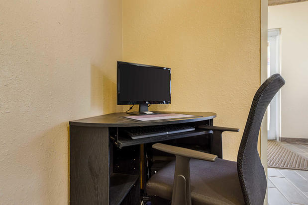 Images Econo Lodge