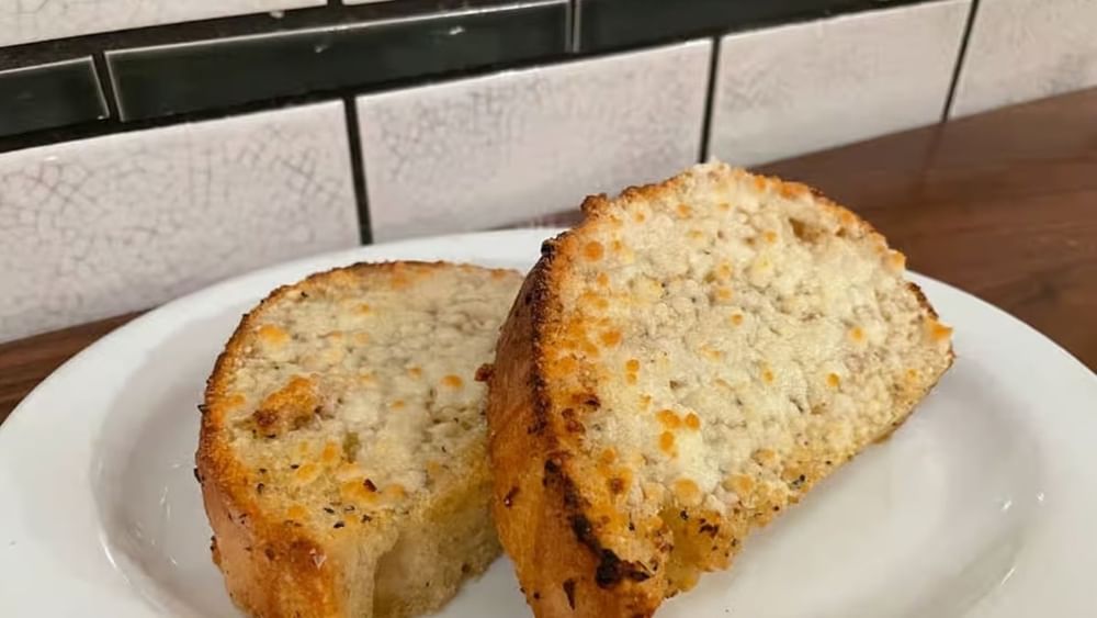 Crispy Parmesan Garlic Bread