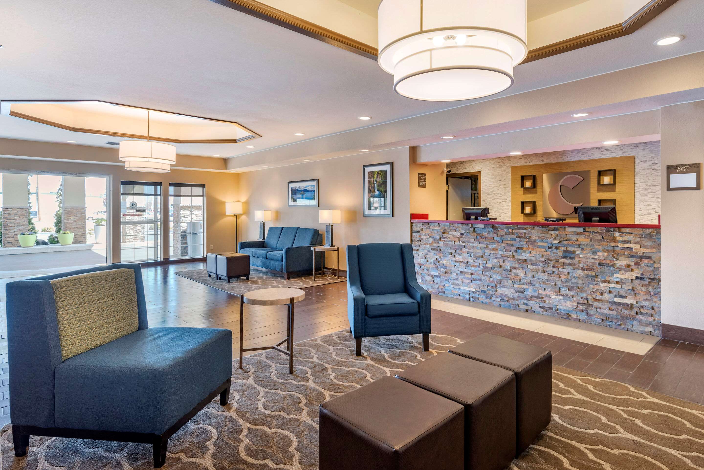 Comfort Inn & Suites Photo