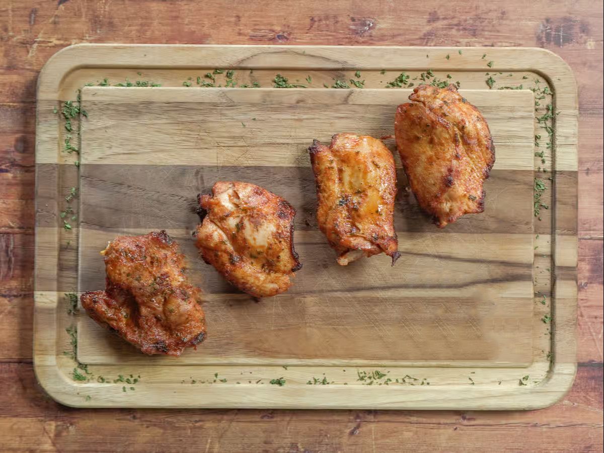 Chicken Thighs (16 oz)
