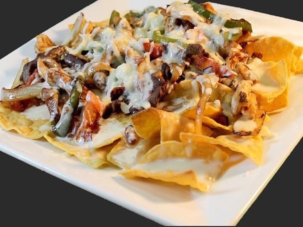 NACHOS WITH STEAK
