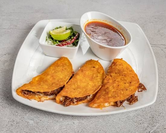Order De 3 Quesabirrias Con Consomé / Order of 3 Quesabirrias with Broth
