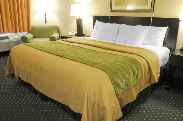 Images Comfort Inn & Suites Alameda at Albuquerque Balloon Fiesta Park