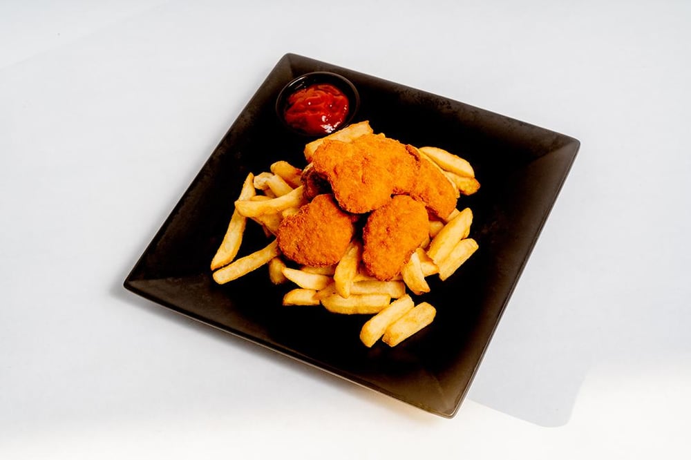 kids Chicken Nuggets & fries