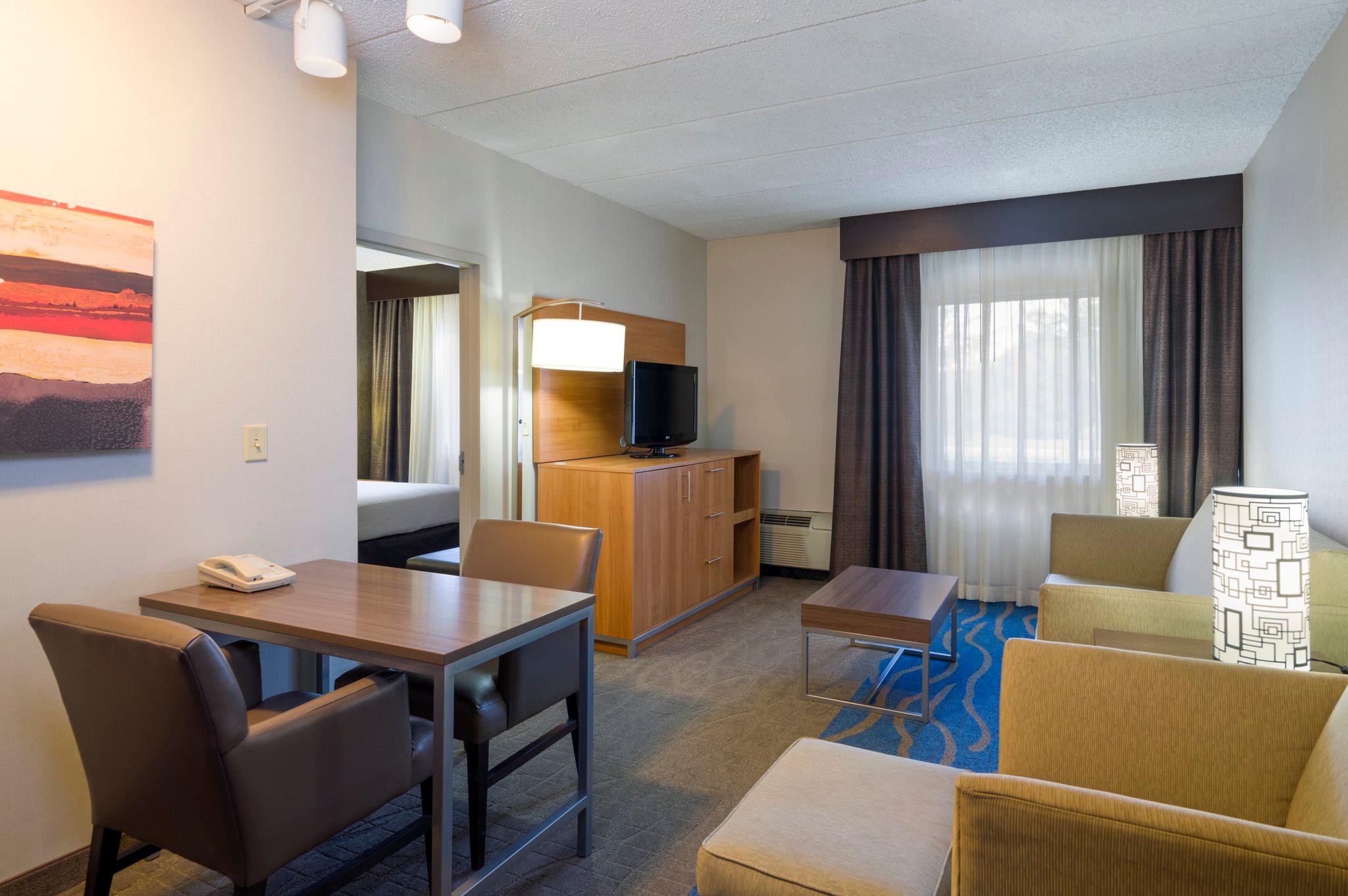 Holiday Inn Express & Suites King of Prussia Photo