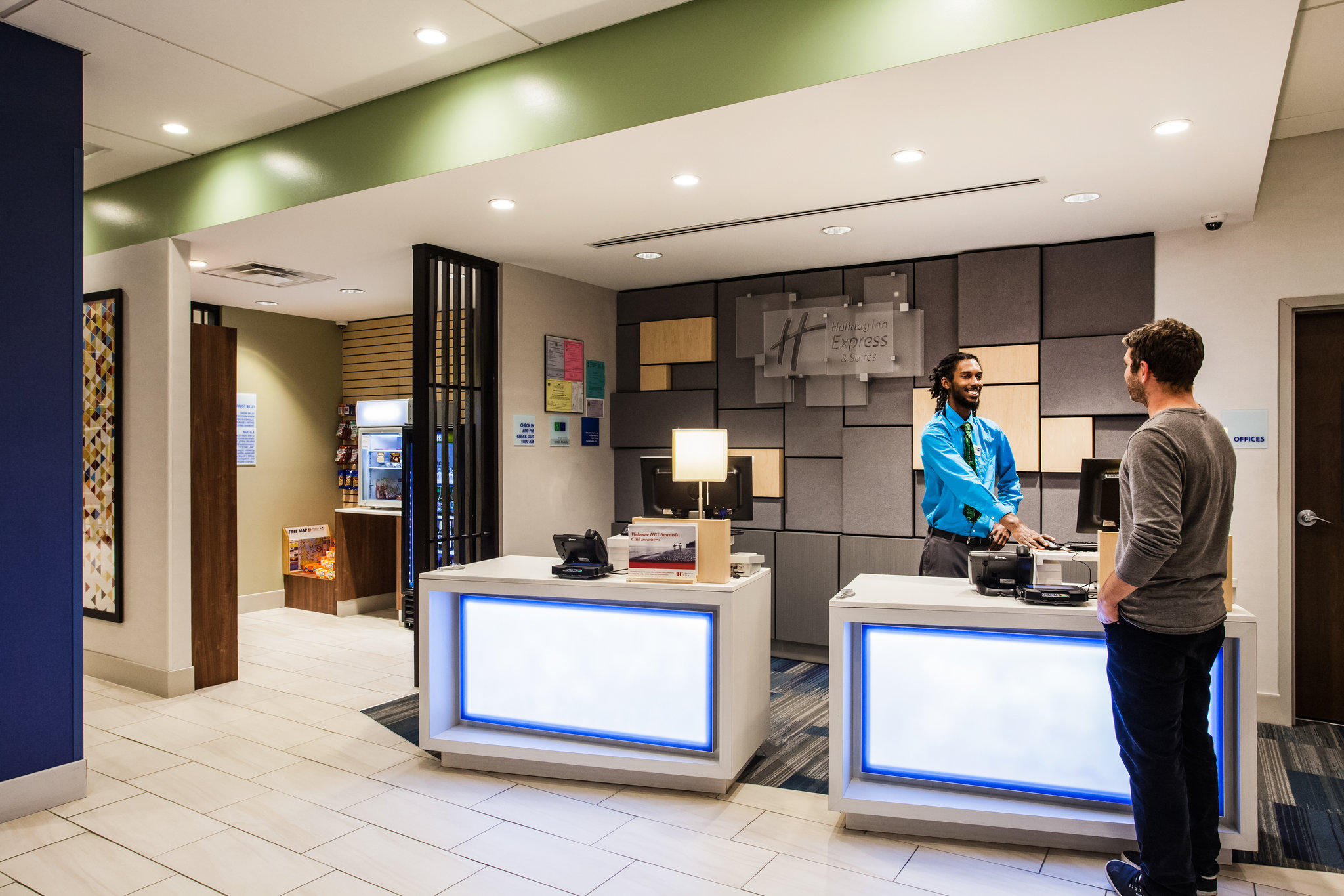 Holiday Inn Express & Suites Lexington Park-California Photo