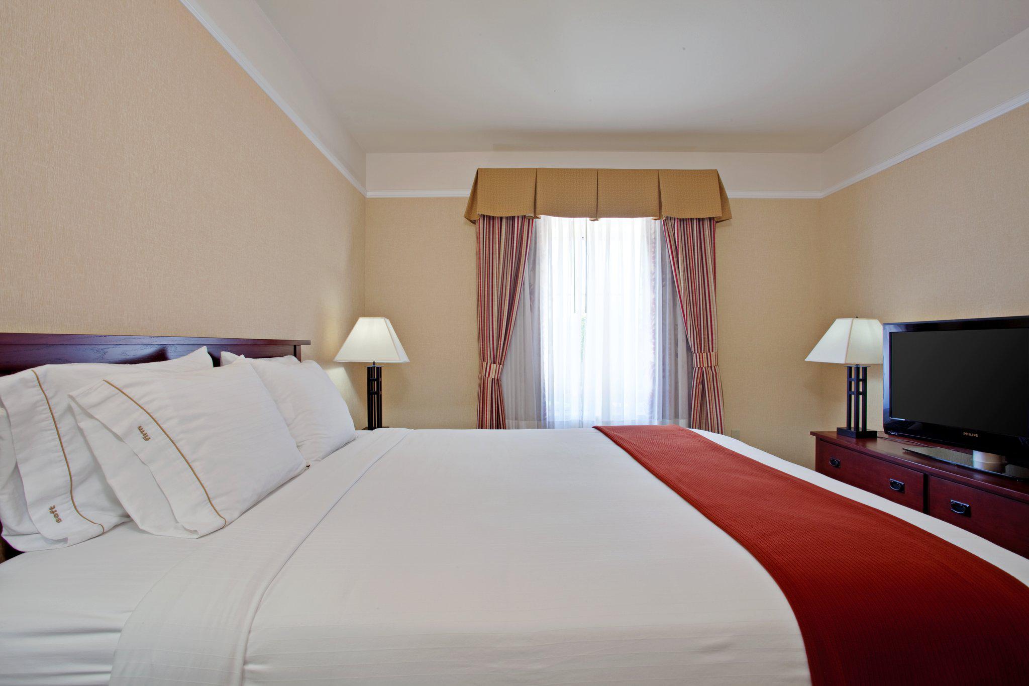 Holiday Inn Express & Suites San Dimas Photo