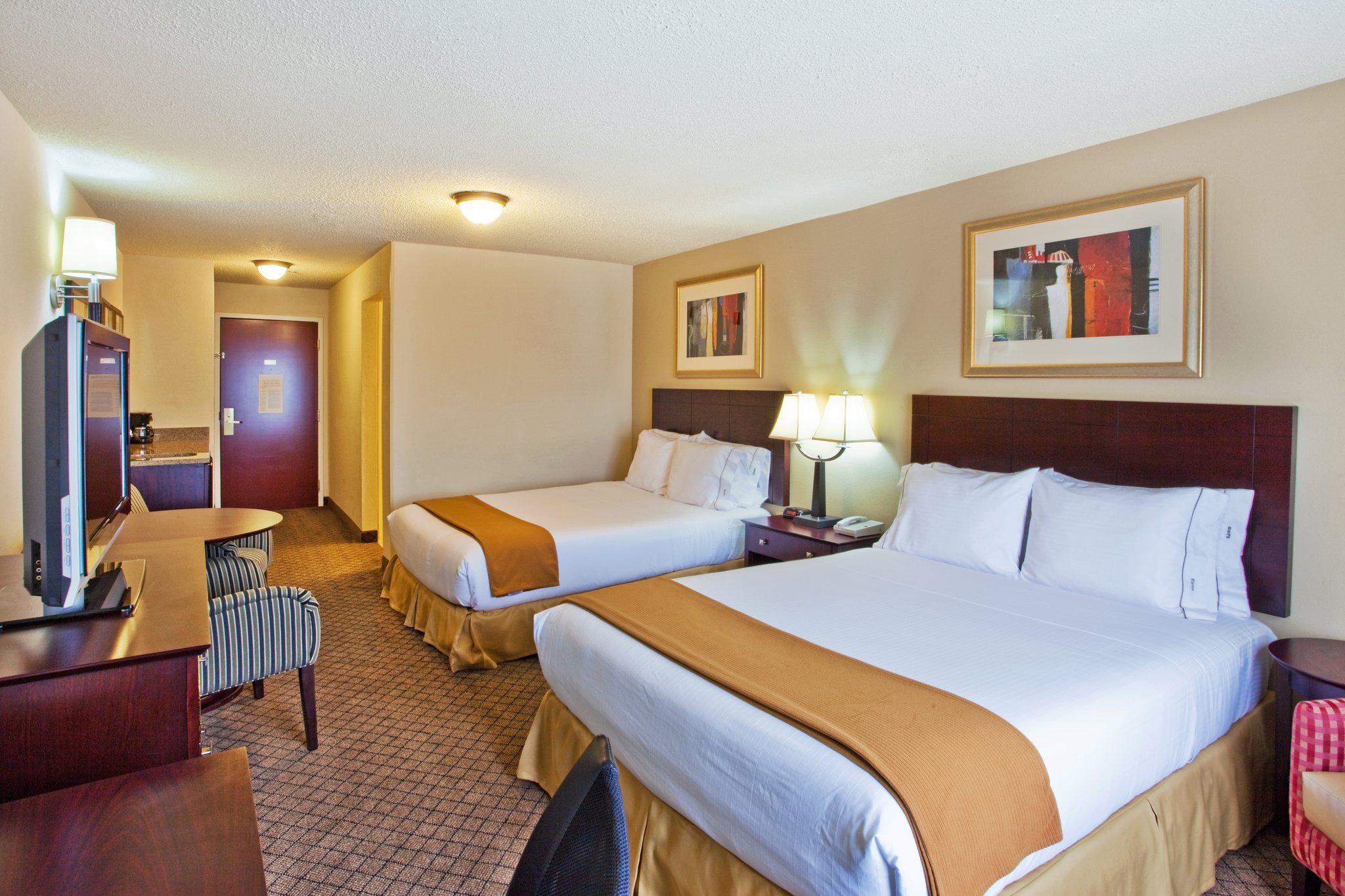 Holiday Inn Express & Suites Atlanta-Emory University Area Photo