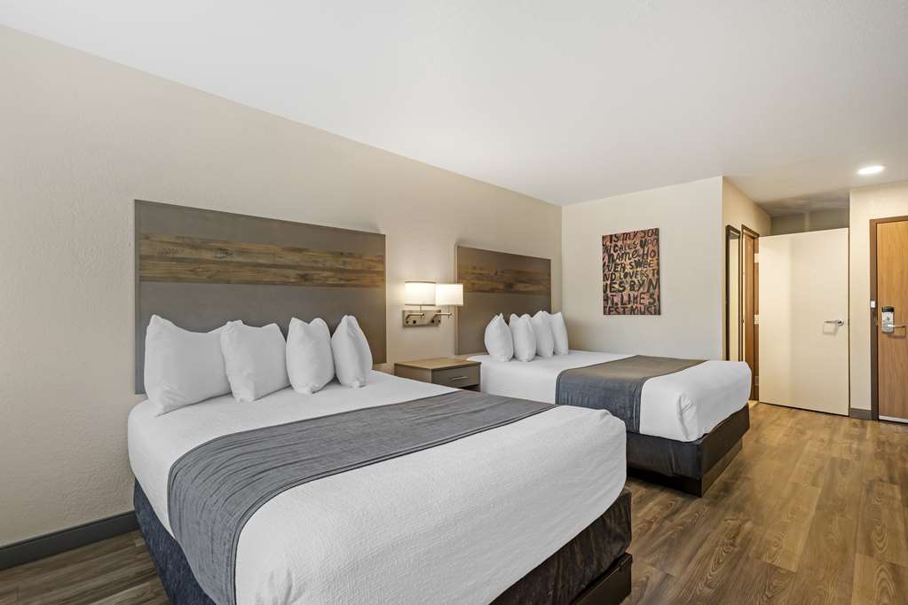 Best Western Plus Waterloo & Cedar Falls Image