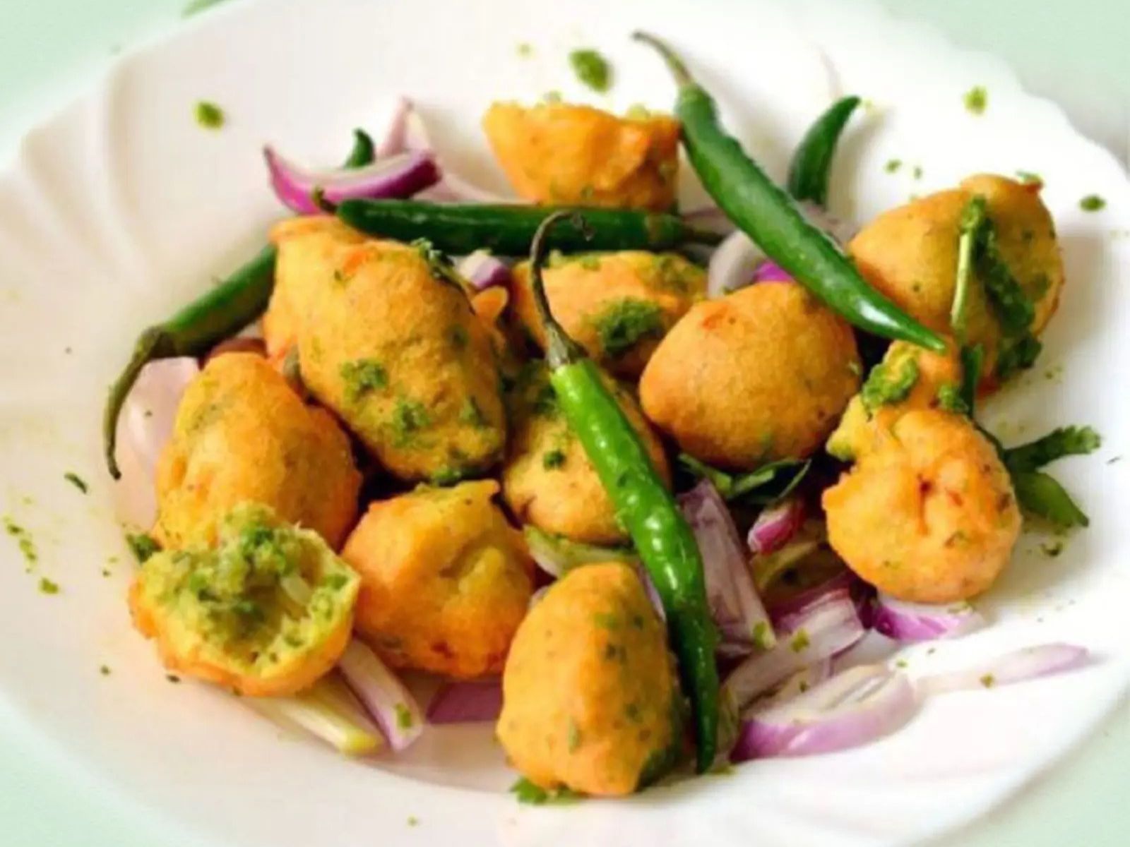 MOONG DAL VADA (1 Pc)