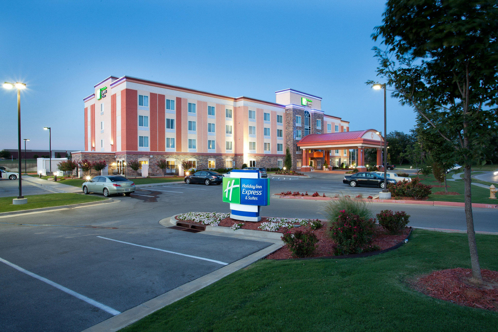 Holiday Inn Express & Suites Tulsa South Bixby Photo