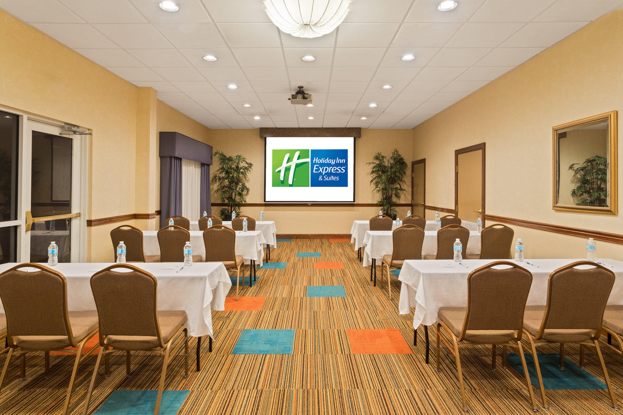 Holiday Inn Express & Suites Lakeland North - I-4 Photo