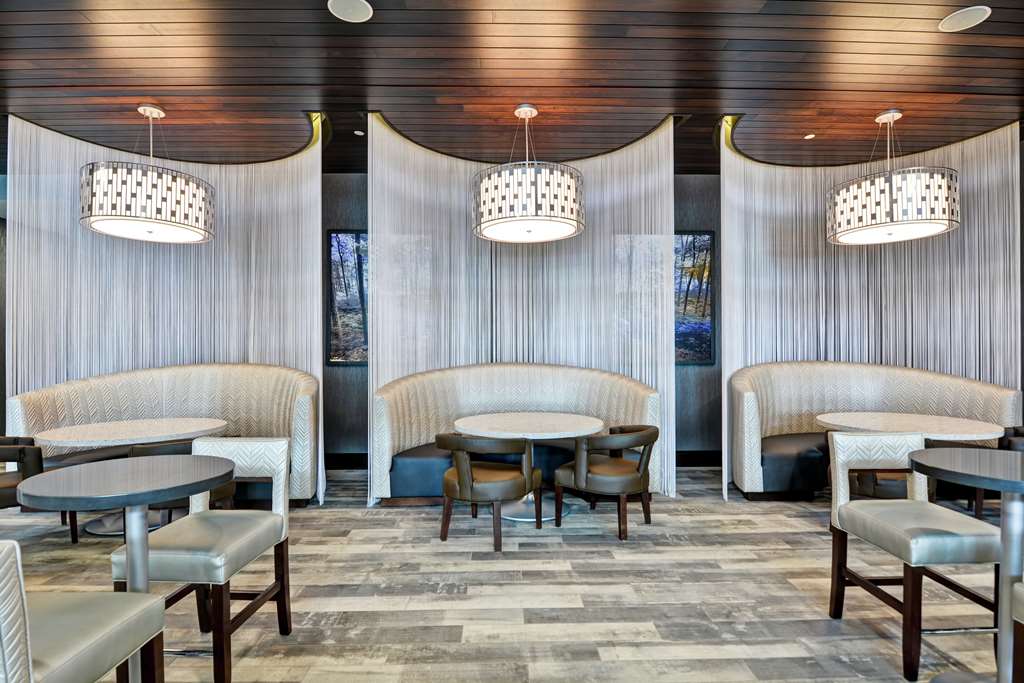 Embassy Suites by Hilton Plainfield Indianapolis Airport Image